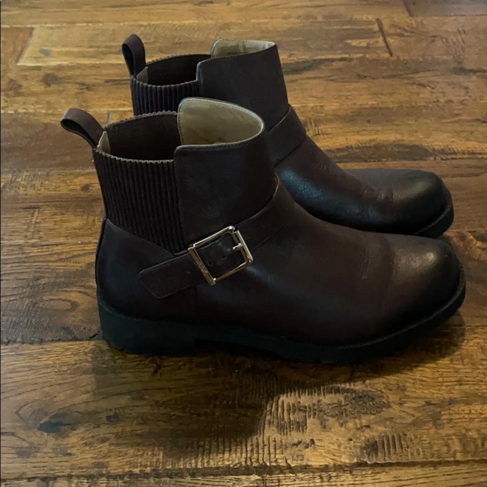 Vionic Brown Leather ankle boots size 9